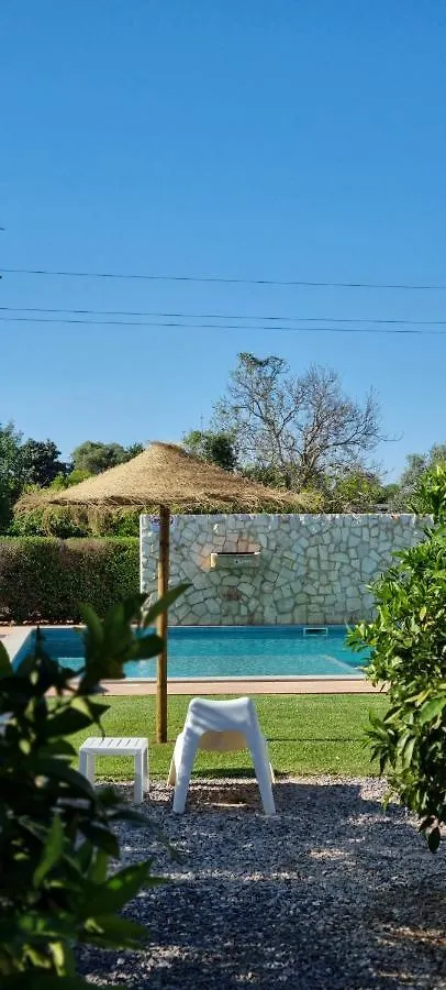 Farm stay Quinta Dos I'S - Algarve Villa Ferrarias