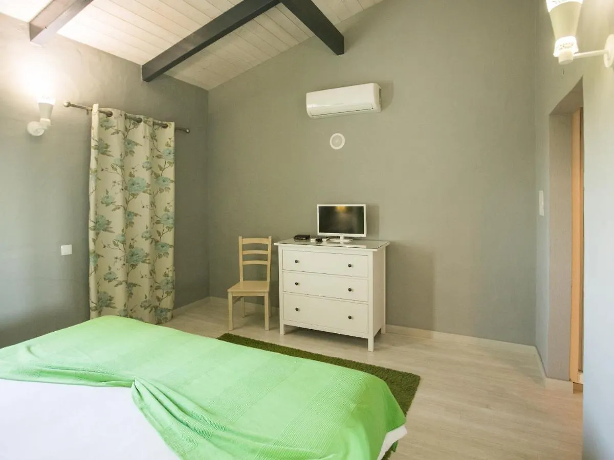 Farm stay Quinta Dos I'S - Algarve Villa Ferrarias